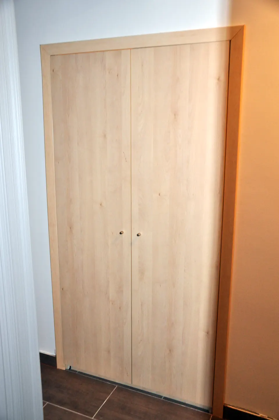 Ami a képen látszik: gardrób.