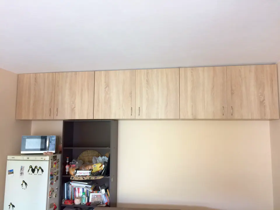 Ami a képen látszik: konyha.
