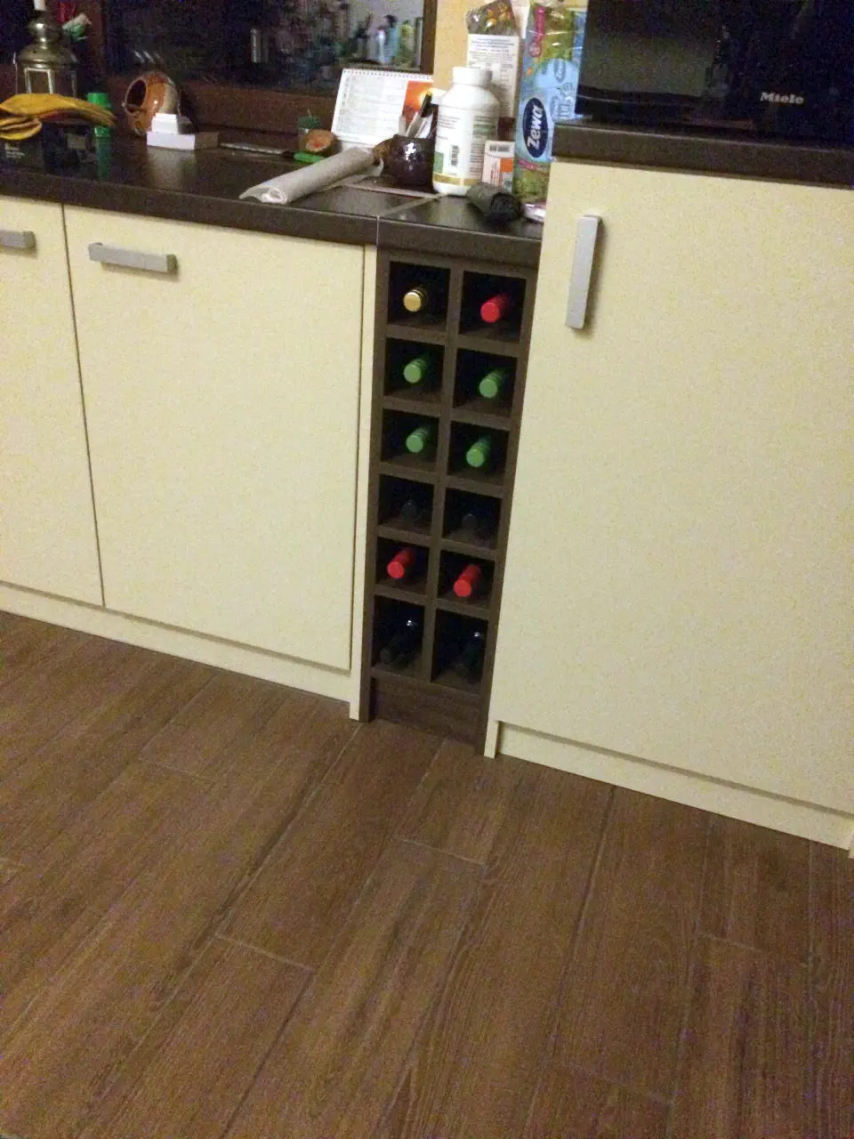Ami a képen látszik: konyha.