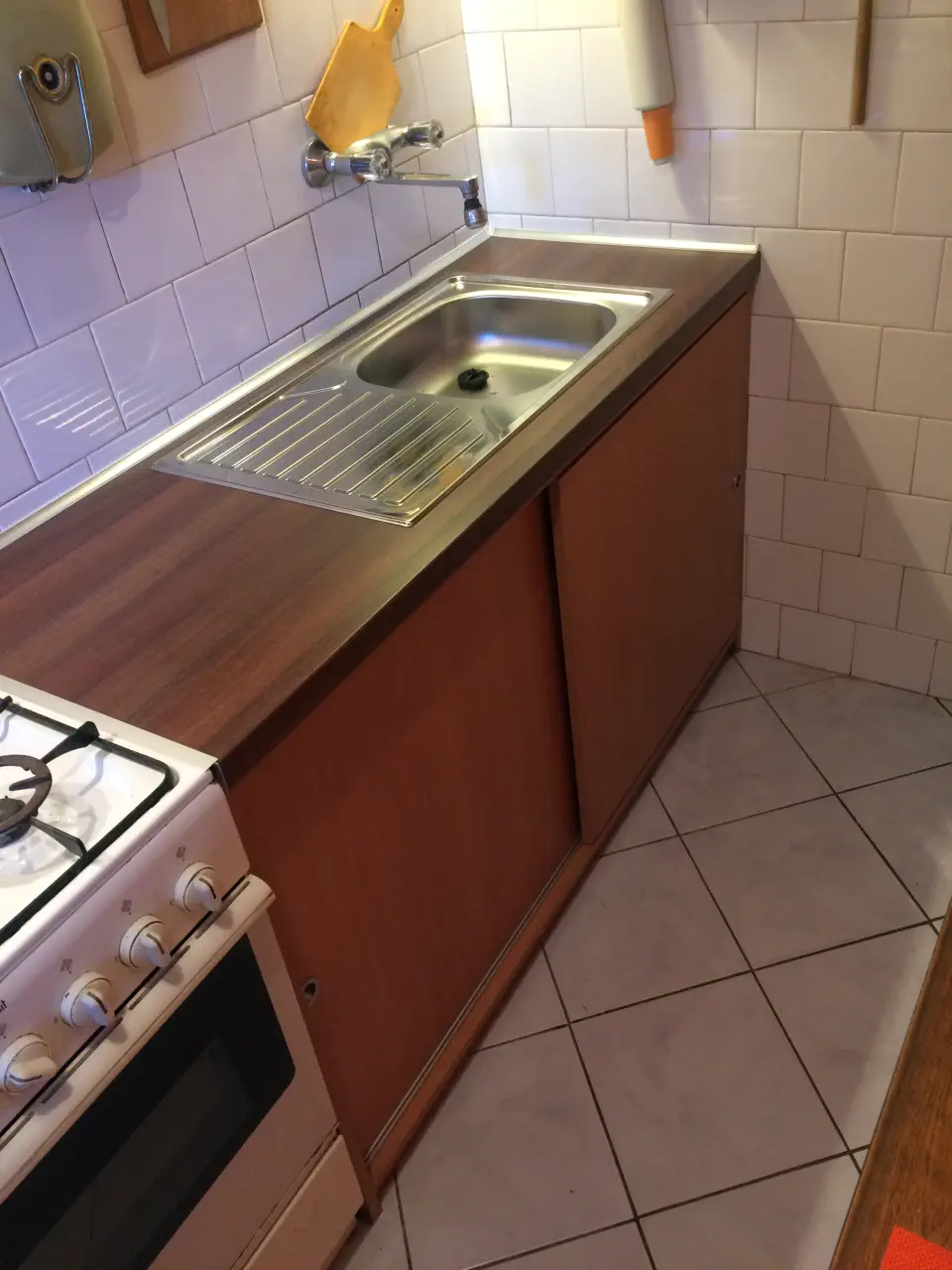 Ami a képen látszik: konyha.